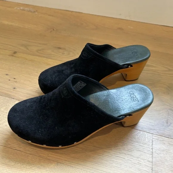 UGG WOMENS CLOGS BLACK SUEDE SIZE 8 - Picture 3 of 9